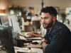 Team IT Technical Support Arbeiten am PC