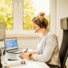 Frau am Laptop
