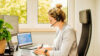 Frau am Laptop