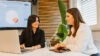 Zwei Frauen aus dem Sales International